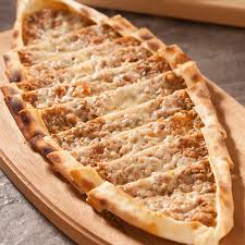 Kıyma Kaşarlı Pide